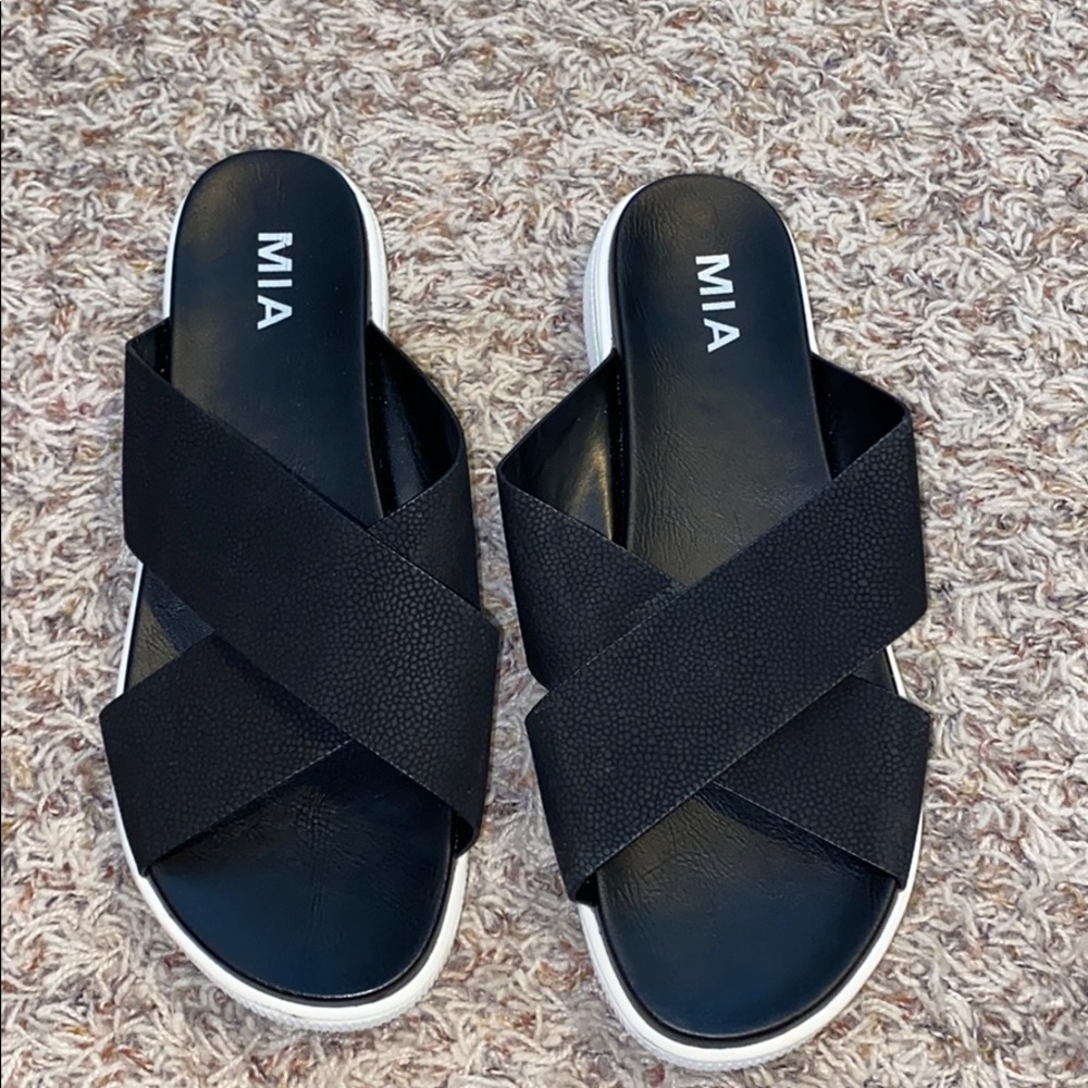MIA platform slides
